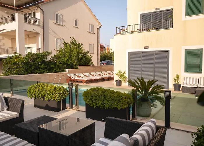 Villa Royale With Pool