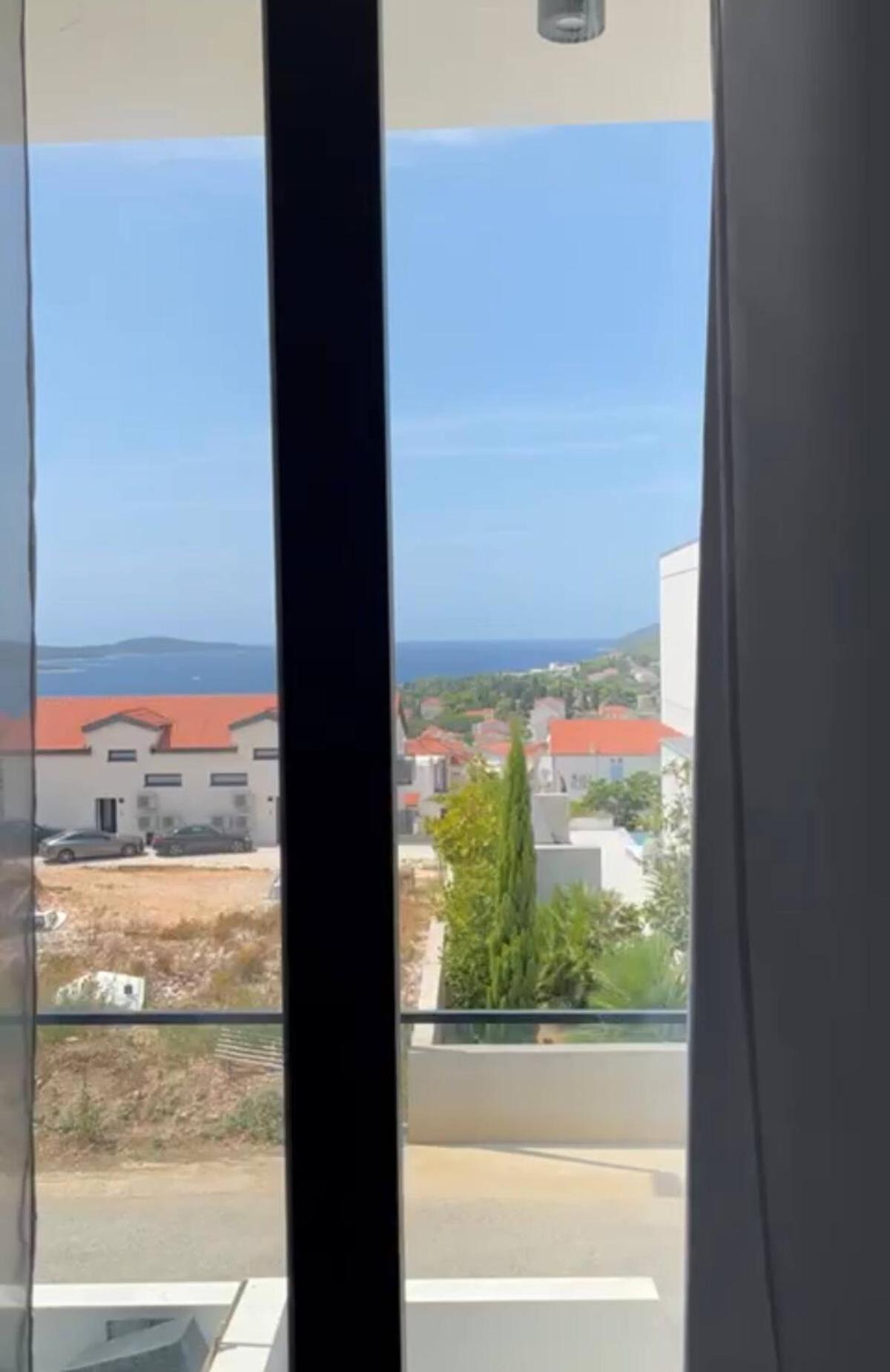 Apartment Royale With Pool *