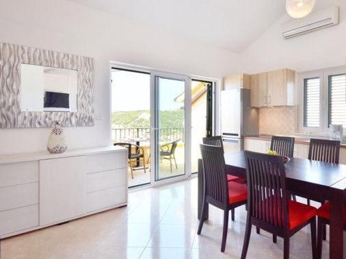 Apartma Royale With Shared Pool *