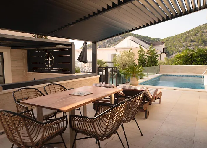 Villa Royale With Pool
