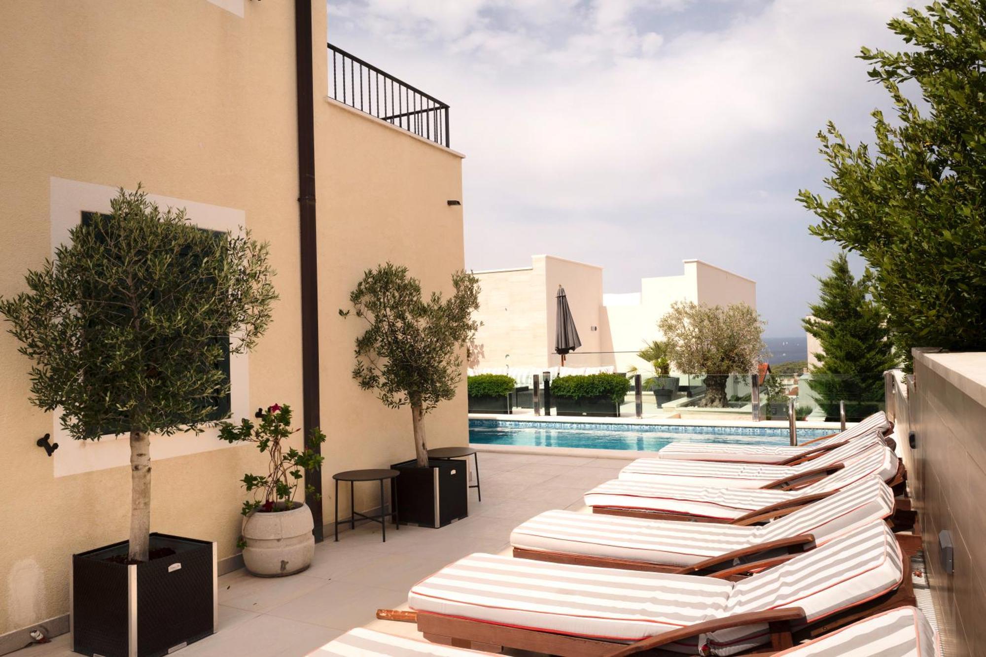 Apartment Royale With Pool *