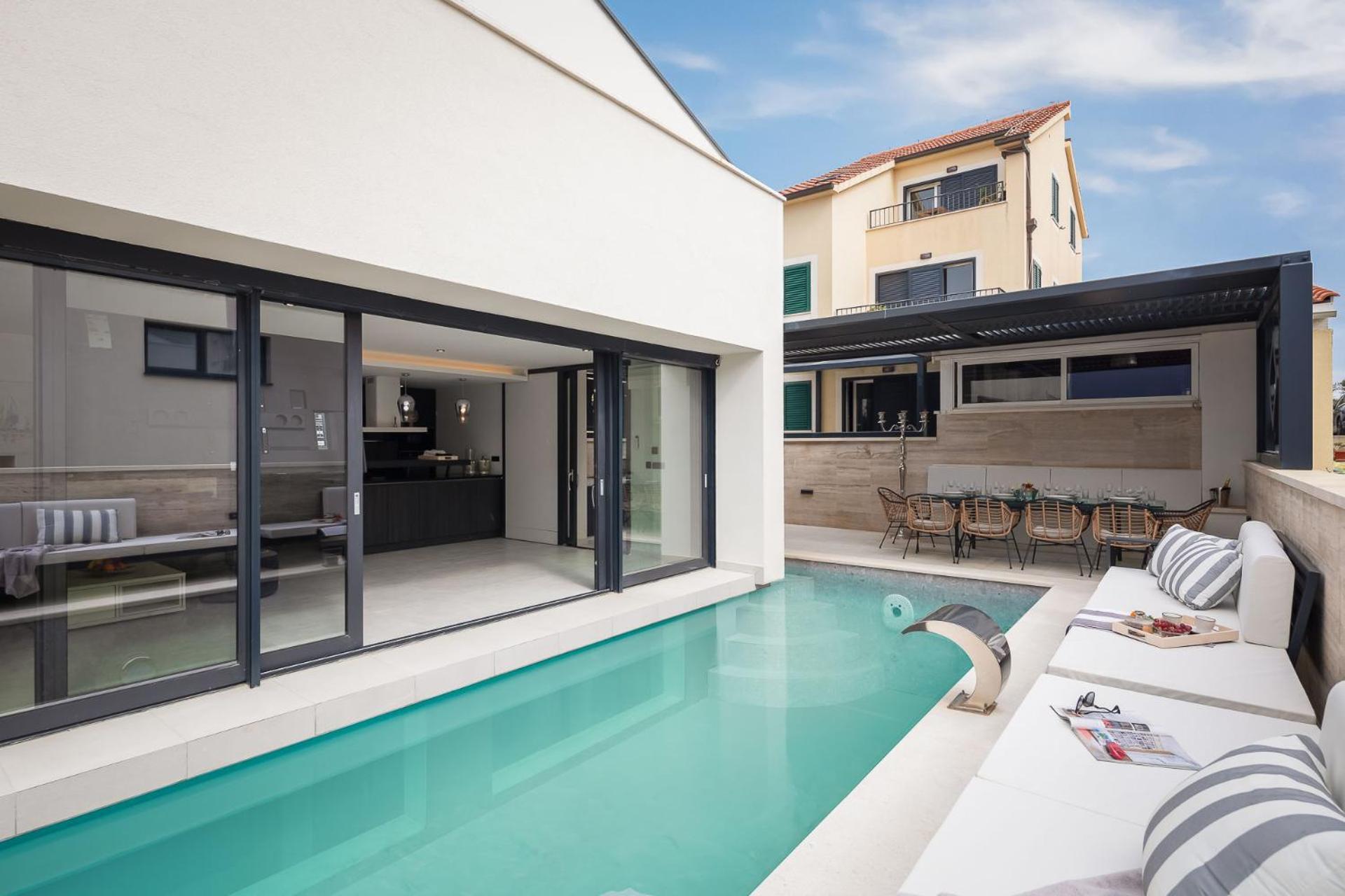 Apartment Royale With Pool *