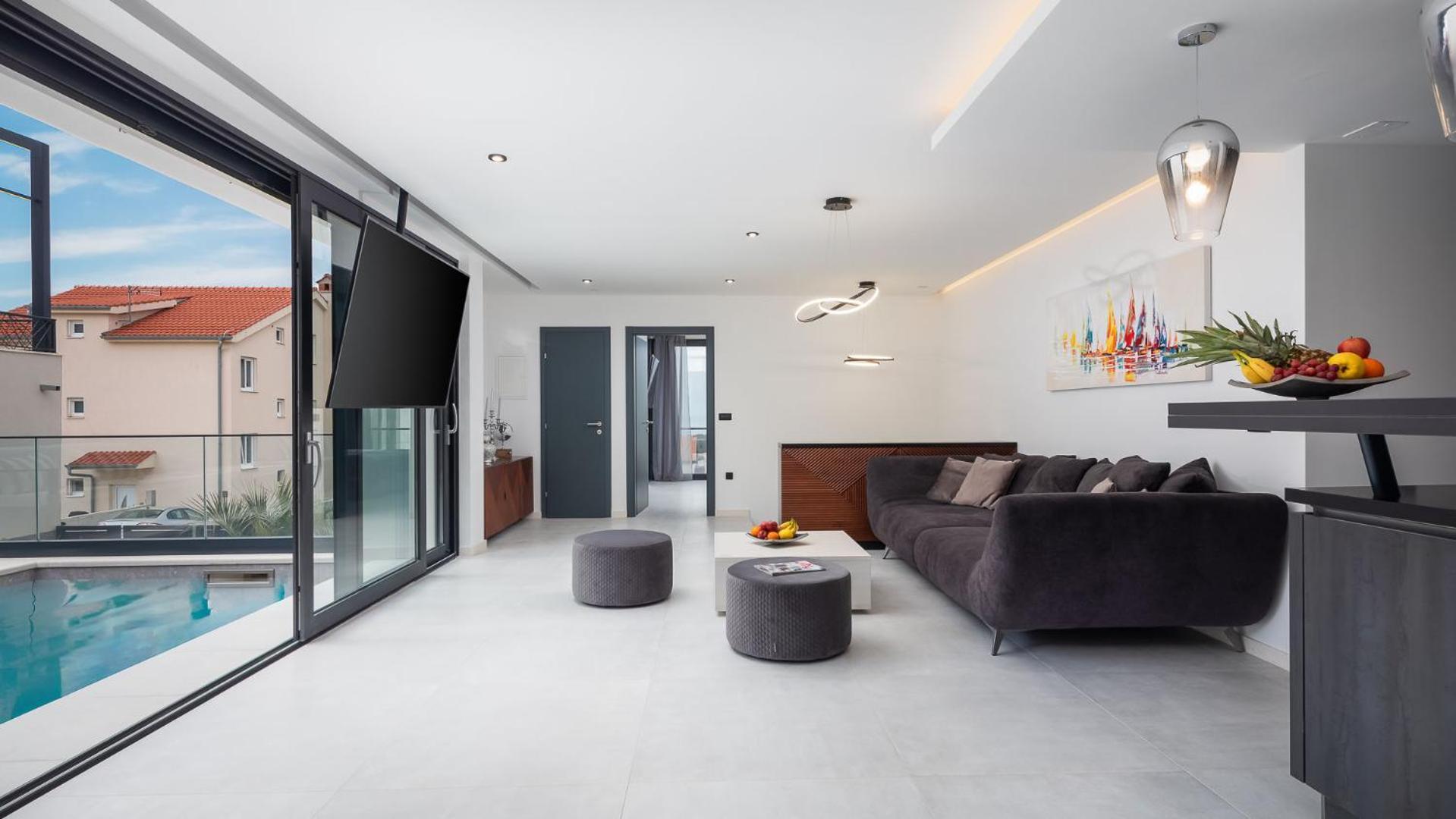 Apartment Royale With Pool