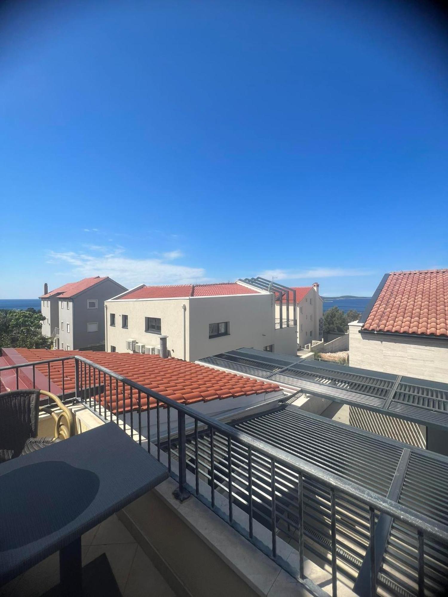 Apartment Royale With Pool