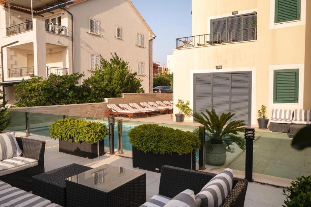 Royale With Pool Apartment Hvar Town